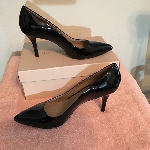 BCBGeneration Shoes - BCBGeneration Gaminkh-x Black patent heels